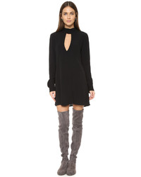 Черное платье от Flynn Skye