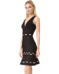 Черное платье от Herve Leger