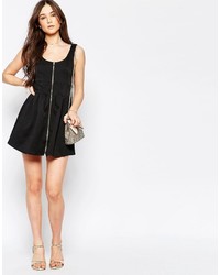 Черное платье от Wal G