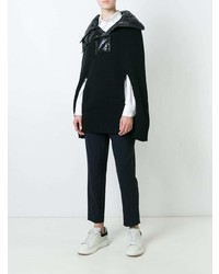 Черное пончо от Moncler