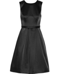 Черное сатиновое платье с плиссированной юбкой от Jason Wu