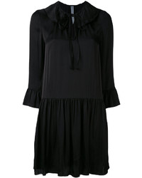 Черное сатиновое платье с рюшами от Raquel Allegra