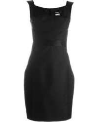 Черное сатиновое платье-футляр от Dsquared2
