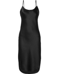 Черное сатиновое платье-футляр от Maiyet