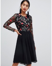 Черное шифоновое платье-миди с цветочным принтом от Chi Chi London