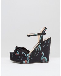 Черные босоножки на танкетке от Office