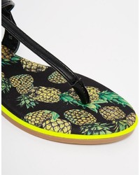 Черные босоножки на танкетке от Miss KG