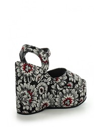 Черные босоножки на танкетке от Topshop