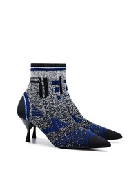 Черные ботильоны на резинке с принтом от Prada