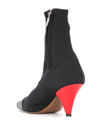 Черные ботильоны на резинке от Neous