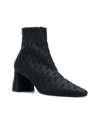 Черные ботильоны на резинке от Versus