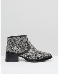 Черные ботильоны от Sol Sana