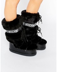 Женские черные ботинки от Love Moschino