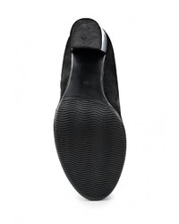 Черные ботфорты от Inario