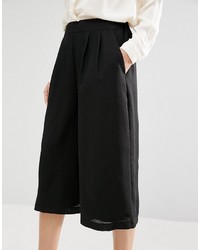 Черные брюки-кюлоты от Mango