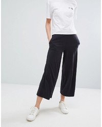 Черные брюки-кюлоты от Monki