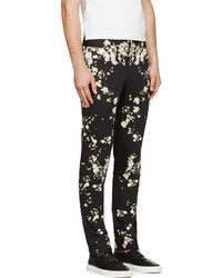 Черные брюки чинос с цветочным принтом от Givenchy