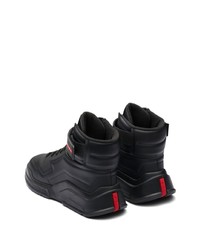 Мужские черные высокие кеды от Prada