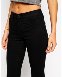 Черные джинсы скинни от Noisy May
