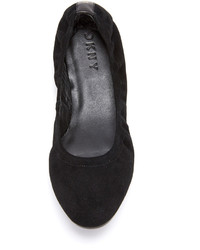 Черные замшевые балетки от DKNY