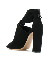 Черные замшевые босоножки на каблуке от Casadei