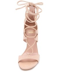 Черные замшевые босоножки на каблуке от Stuart Weitzman