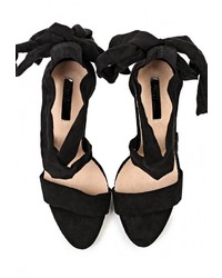 Черные замшевые босоножки на каблуке от LOST INK