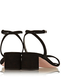 Черные замшевые босоножки на каблуке от Miu Miu
