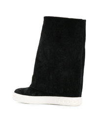 Черные замшевые ботильоны на танкетке от Casadei