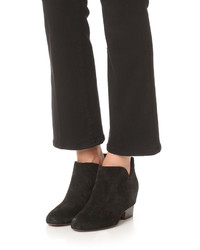 Черные замшевые ботильоны на танкетке от Matiko