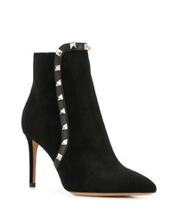 Черные замшевые ботильоны с шипами от Valentino