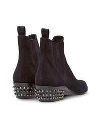 Черные замшевые ботильоны с шипами от Miu Miu