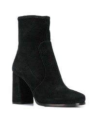 Черные замшевые ботильоны от Prada