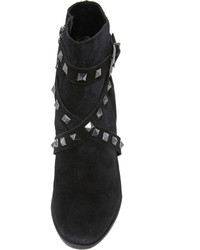 Черные замшевые ботильоны от Schutz