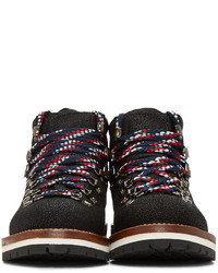 Черные замшевые ботильоны от Moncler