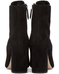Черные замшевые ботильоны от Miu Miu