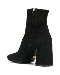 Черные замшевые ботильоны от Prada