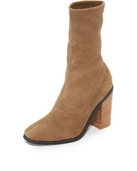 Черные замшевые ботильоны от Sol Sana