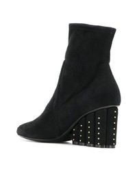 Черные замшевые ботильоны от Salvatore Ferragamo