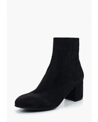 Черные замшевые ботильоны от Garro