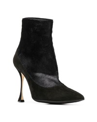 Черные замшевые ботильоны от Manolo Blahnik