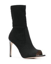 Черные замшевые ботильоны от Stuart Weitzman