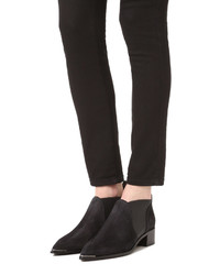 Черные замшевые ботильоны от Acne Studios