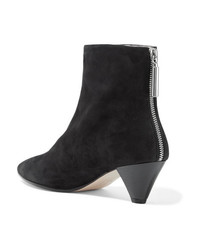 Черные замшевые ботильоны от Stuart Weitzman