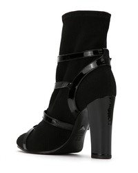 Черные замшевые ботильоны от Schutz