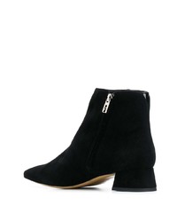Черные замшевые ботильоны от Parallèle