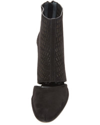 Черные замшевые ботильоны от Zero Maria Cornejo