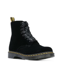 Женские черные замшевые ботинки на шнуровке от Dr. Martens