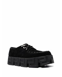 Черные замшевые массивные туфли дерби от Versace
