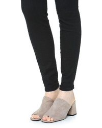 Черные замшевые сабо от Jeffrey Campbell